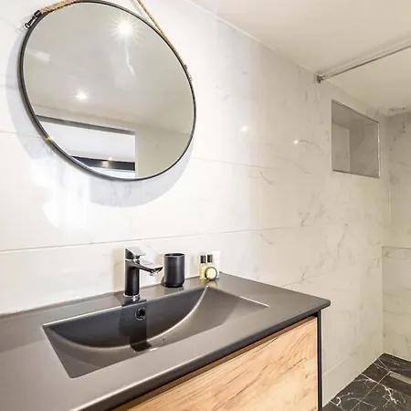 3 Legof - 4 Couchages Centre Apartment *